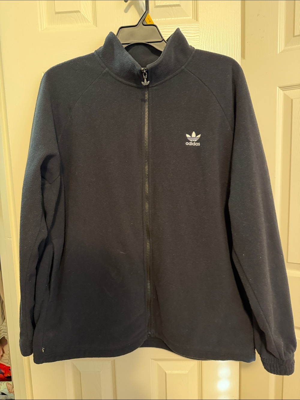 Adidas Women’s long sleeve zip up sweater
Size Extra Large
